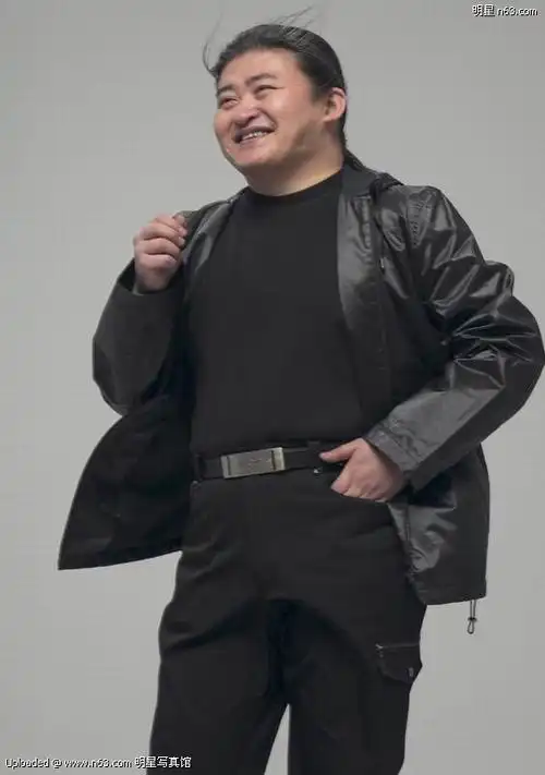 刘欢写真图片-自制2048x2048壁纸.-明星写真馆n63.com