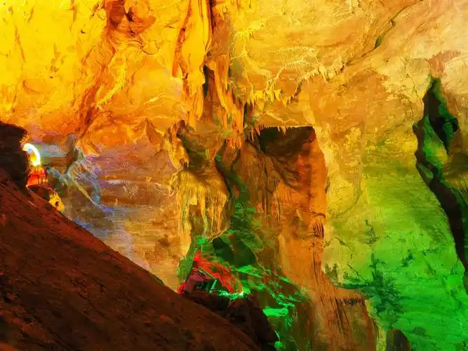 虽然溶洞景观不错,但对于景区还是需要吐槽一下,很不完善的感觉,门票