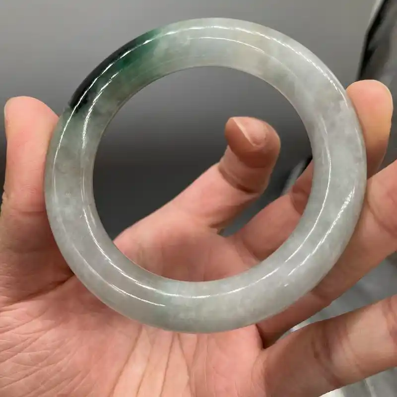 冰糯种翡翠手镯