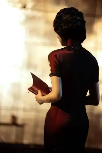 只有她能证明旗袍配美人短发也可以