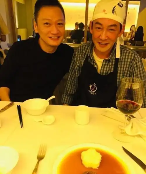 tvb大时代丁蟹父子重聚罕见吴启明经营6家品牌餐厅婉拒复出