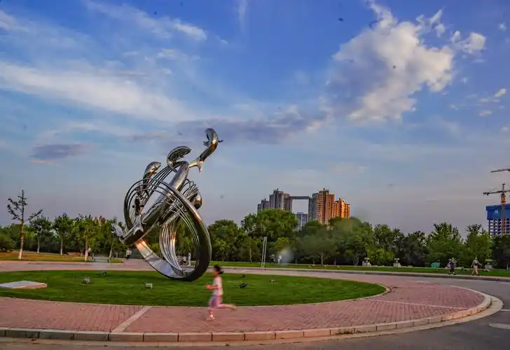 20拍摄收获》 写美篇《诱人鱼跃》          是毗邻通州运河奥体公园