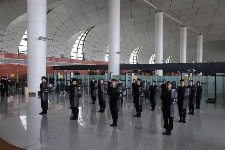 沈阳机场安检中心开展践行三个敬畏系列活动