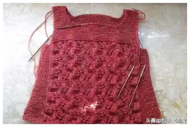 棒针编织2岁女童裙式小背心,附编织说明