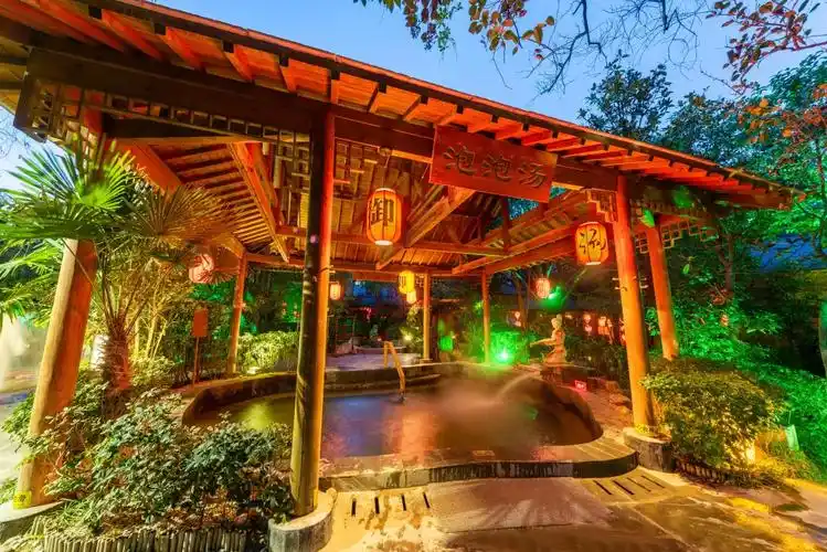 临潼爱情海温泉价格表(冷) - 价格百科