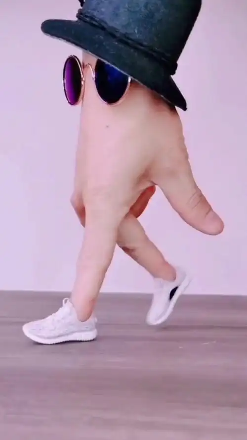 手指舞他来了喜欢的给个关注谢谢