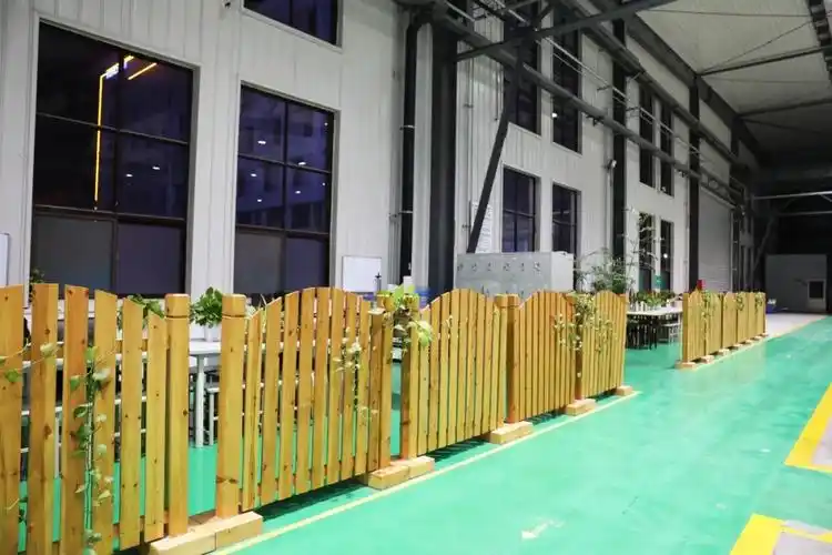 田市长一行先后参观了华滋集团生产现场,员工休息区,口罩无尘生产车间