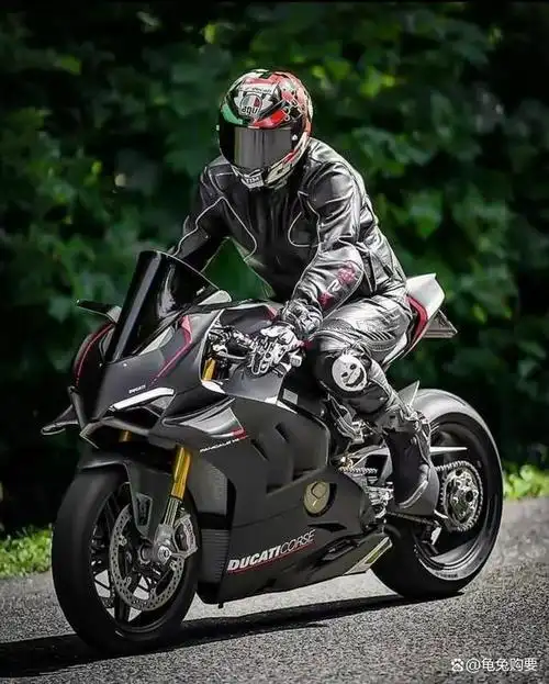 分享一组机车高清美图