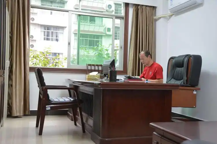 局领导,各部门办公室