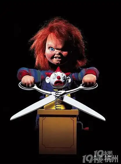 图解电影鬼娃回魂2鬼娃娃上身保卫战完结