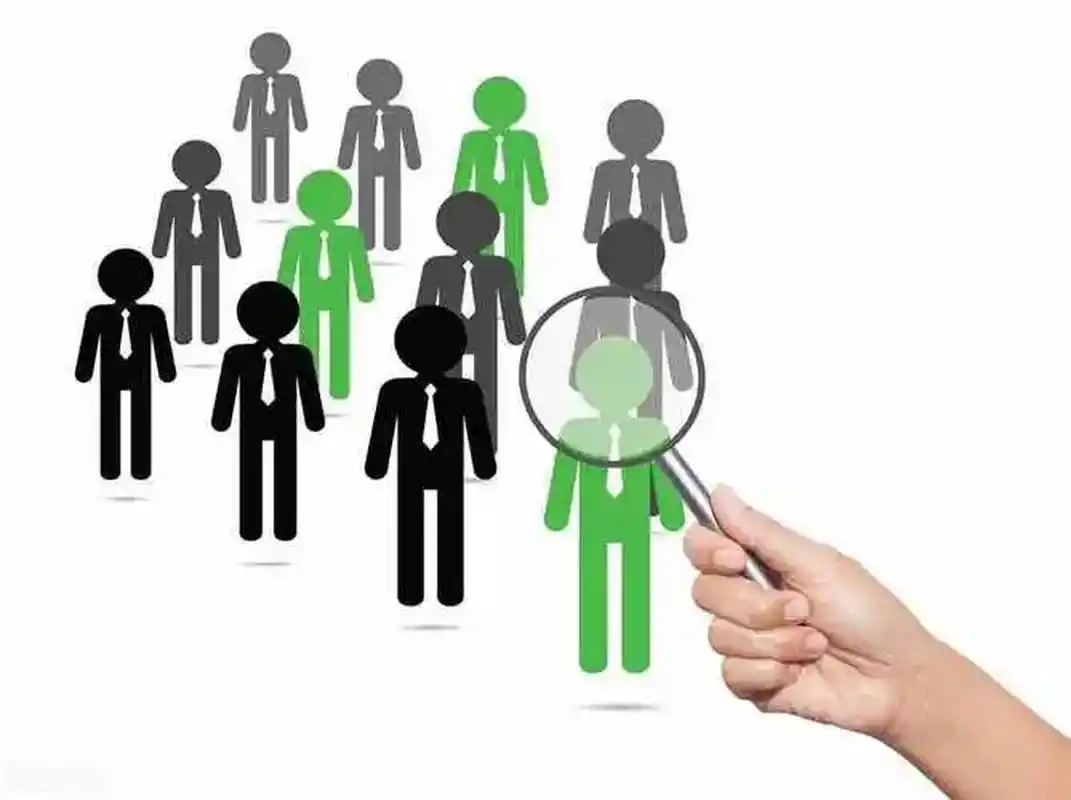 一般销售找客户有好多种  1,陌生拜访(简称陌拜),在市场上去寻找你的