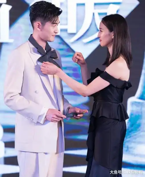 暧昧不断, 网友: 抱住那一刻, 张钧甯低头脸红了|张钧甯|张翰|张钧