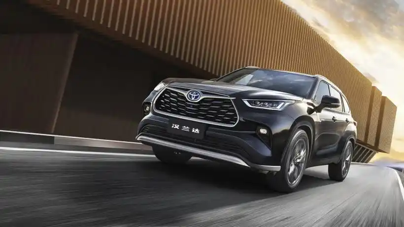 26883488万元第四代丰田汉兰达上市采用25hev混动系统