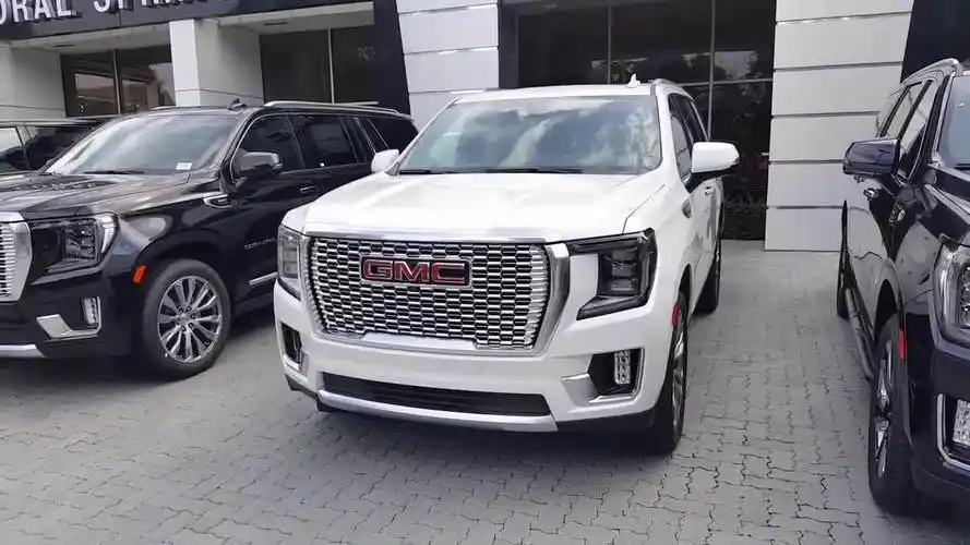 2021款gmcyukon终于到货有这颜值和空间我放弃了凯雷德