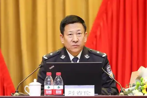 教务处副处长张奎斌在总结报告时指出,刘省伦副局长的报告内容切合