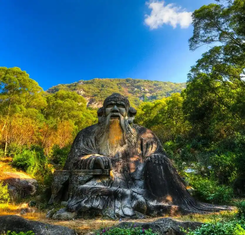 泉州老君岩—宋代 中国现存最大的道教石雕 清源山就以36洞天,18胜景