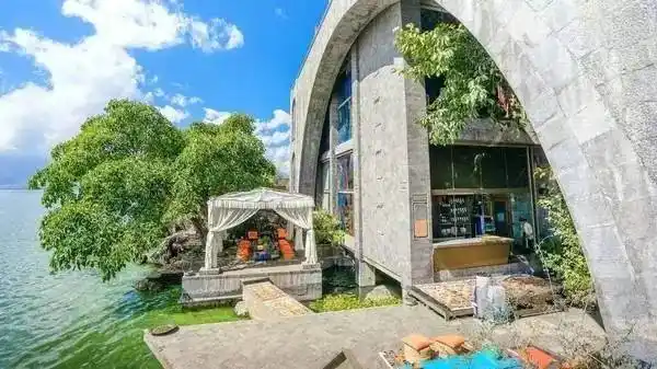 杨丽萍洱海边的家,世界上最美的院子,人人向往的