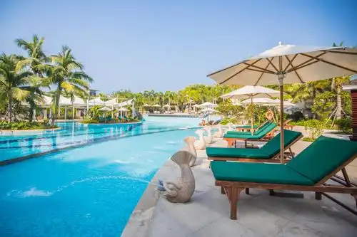 这家酒店坐拥2000平米海滩泳池,给你住下不想走的理由