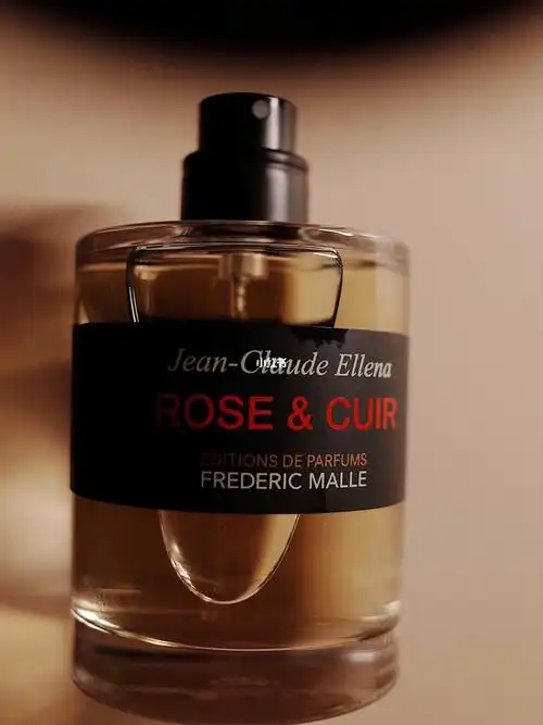 perfume|馥马尔·「无玫瑰」的玫瑰香水_香水_perfume_小众_天竺葵