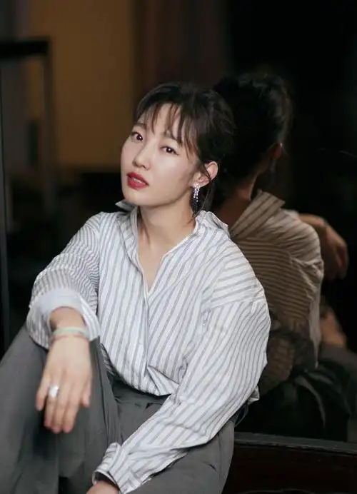 白百何近照晒体重,120多斤网友直呼不敢信,健身照曝光锻炼刻苦