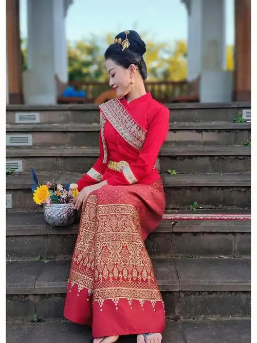 原创设计新品高定傣族新娘装