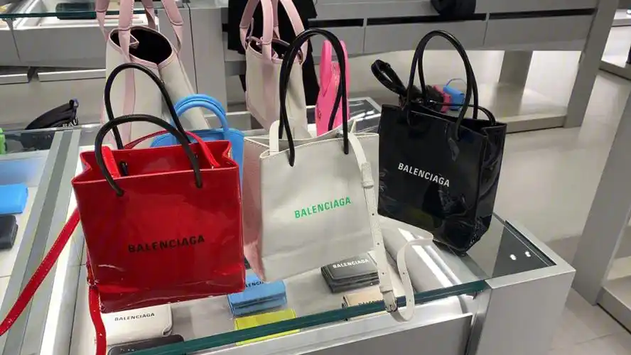 5折的巴黎世家任意选择有点香6015