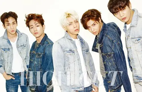 图片 时尚    公开的照片中,shinee6名成员皆身着牛仔上衣和牛仔裤