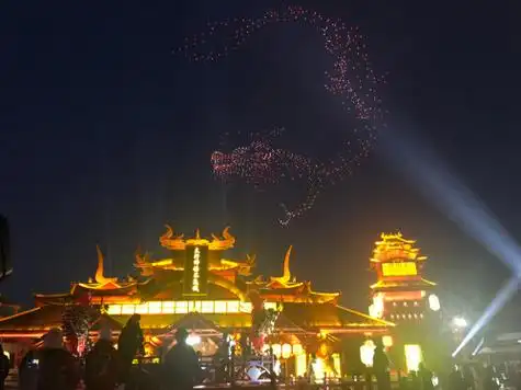 欢乐太行谷的花灯展是自 2015 年以来坚持到现在的一年一度大型节日