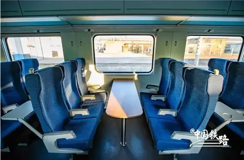 "绿巨人"来了,国槐绿复兴号动车组内饰抢先看