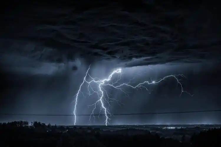 闪电全高清壁纸和背景