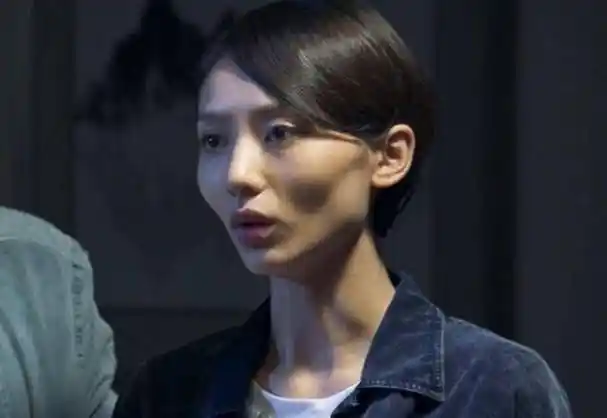 破冰行动》最被忽视的女角色,人狠话不多,长相颇似刘玉玲_李飞会_陈珂