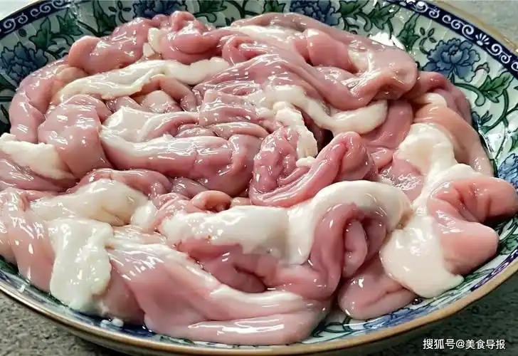 猪杂粥,三及第统统拿下,会吃的人为啥这么喜欢吃猪肠?_手机搜狐网