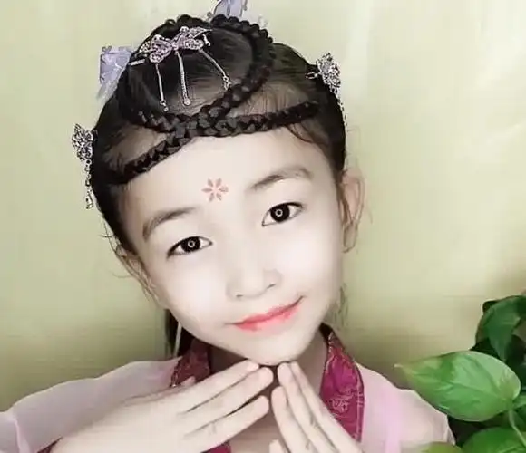 宝宝穿汉服这样扎头发,超级好看,秒变小公主