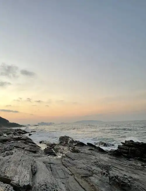 📍 位置 黑排角位于惠州惠东,是一处不可多得的自然美景