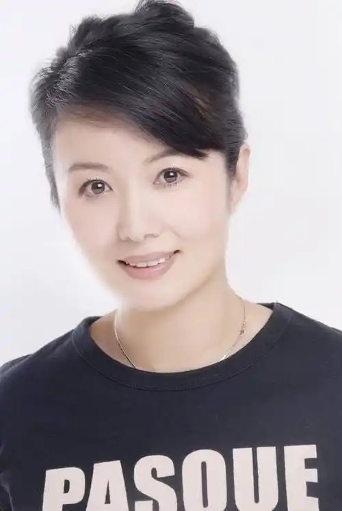 p>郑卫莉,5月23日出生于湖北省武汉市江汉区,中国内地女演员,毕业于