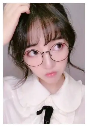 小橙子也玩抄袭模仿其他千万网红cos画稿成品让粉丝看懵了