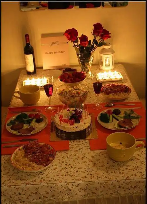 故事一个人的烛光晚餐是喜是悲是爱是恨