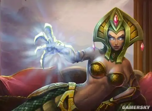 致命的角色不仅仅有一颗爬满毒蛇的脑袋,她的身体躯干都是半人半蛇的