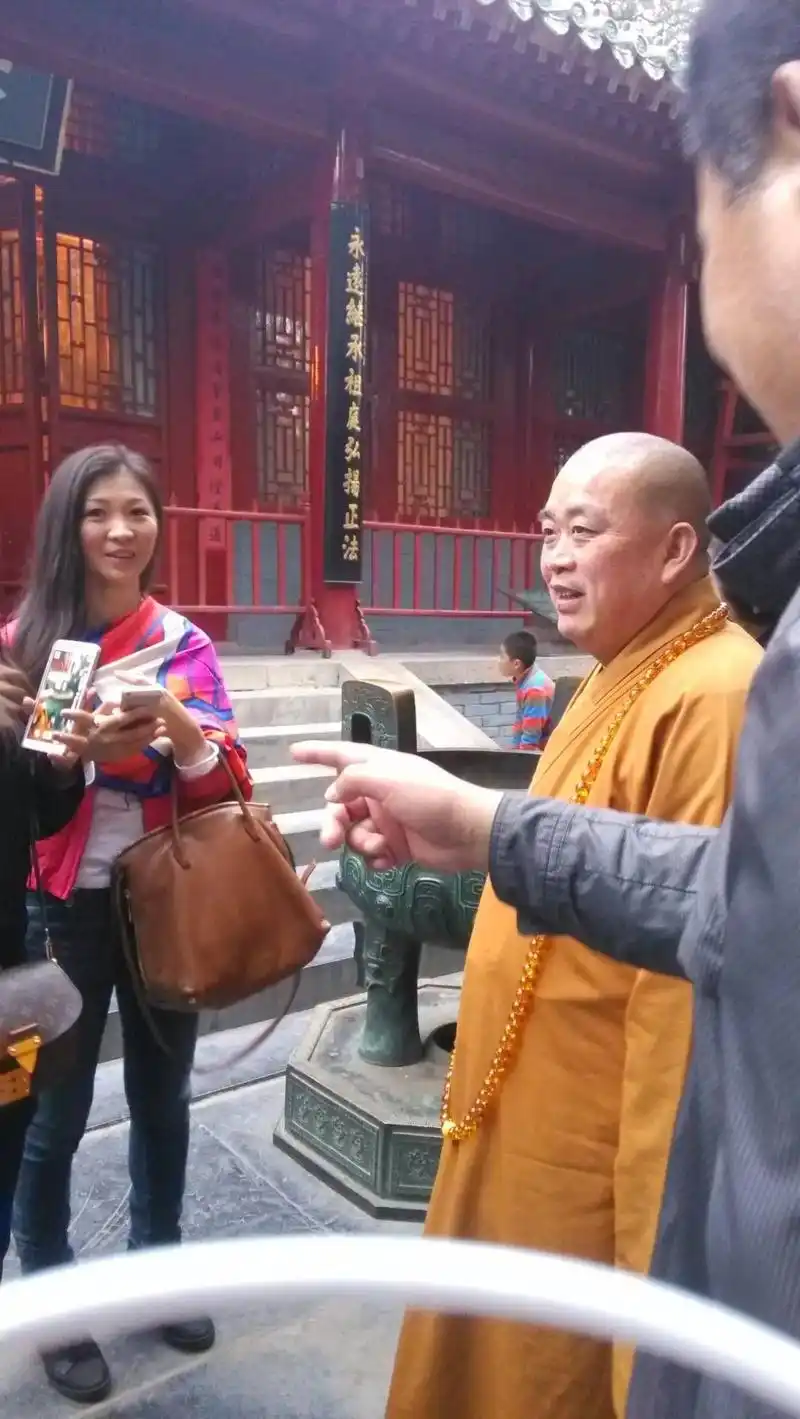 【泉边知闻】8年前在少林寺幸遇的高僧方丈释永信,如今也"义无 - 抖音