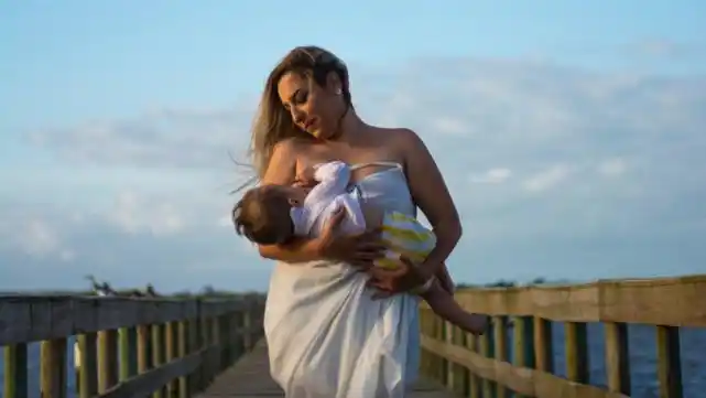 要知道,母乳喂养的知识也不是按书上照搬的,更不是听别人说怎么喂奶