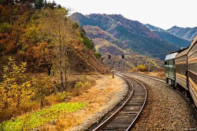 京九铁路开通25周年,它串起了沿线一百多个市县的美好风景