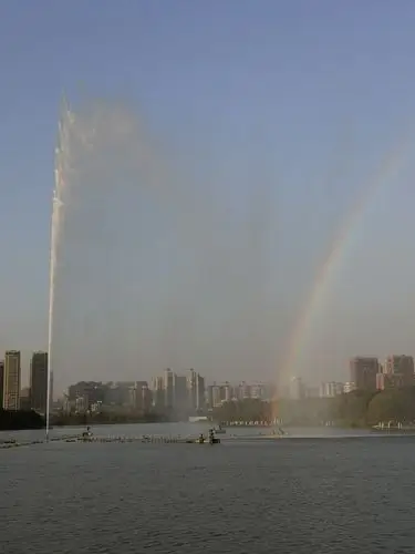 人造彩虹,设计精巧