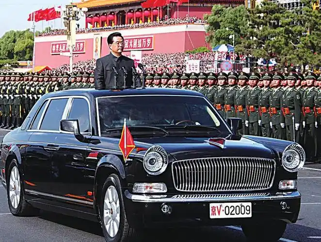 【高清图】 红旗担当重任 回顾我国历届阅兵检阅车图13