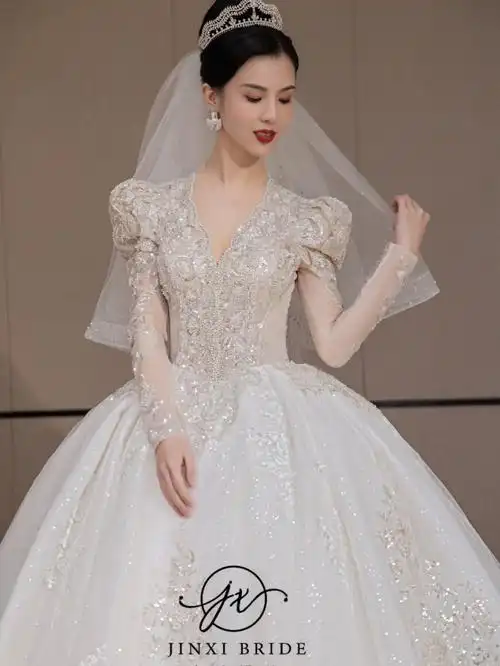 全网都在找的皇后v领长袖拖尾婚纱69