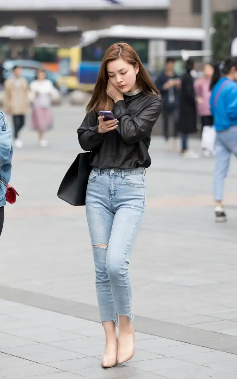 街拍:图2女人的魅力,散发着夏日清新的气息