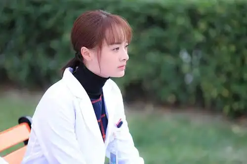 《儿科医生》罗云熙孙铱变三高情侣"隐婚"大戏