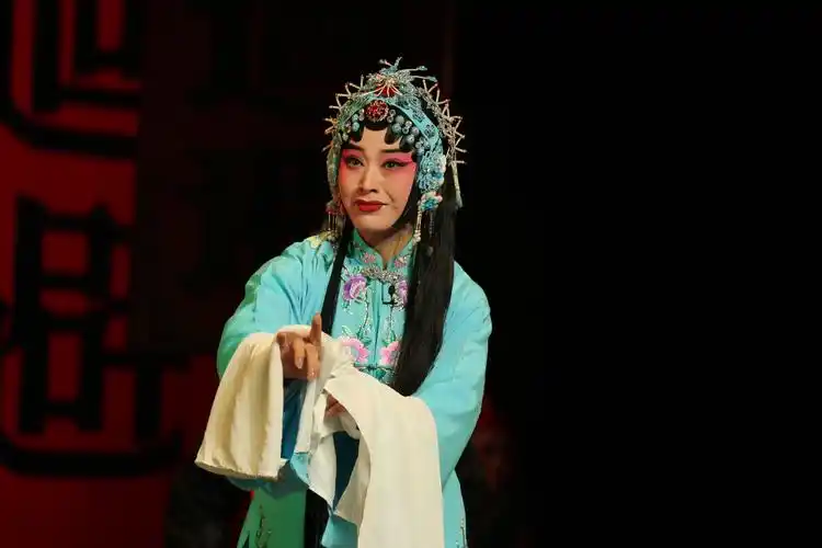 豫剧《陈三两》主演:邵雯霞