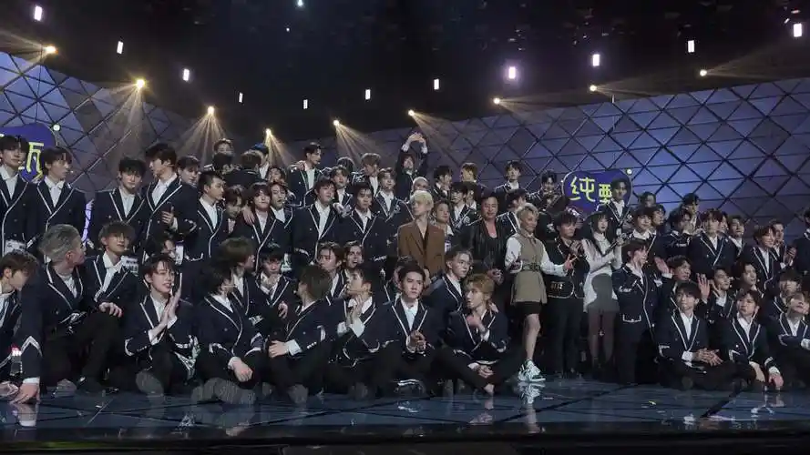 站姐 #创造营成团夜# 《起风了》近景远景随机切focus 全员大合照全景