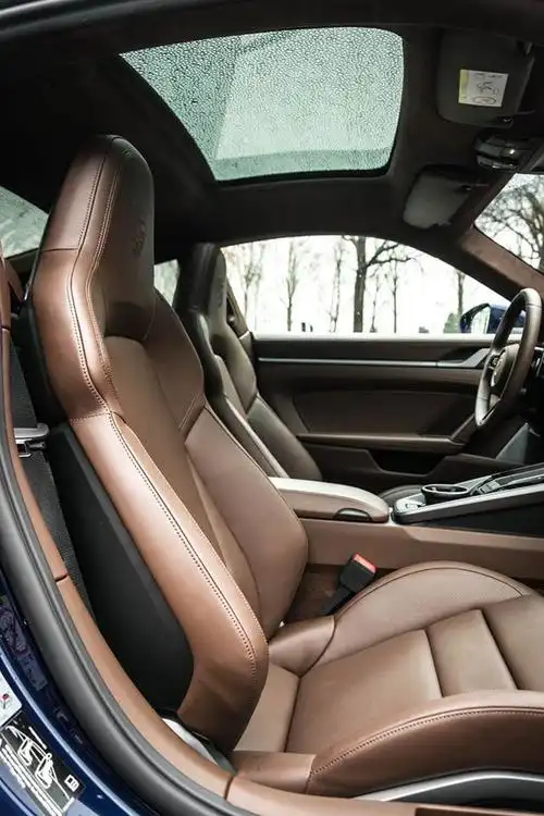 保时捷992 carrera