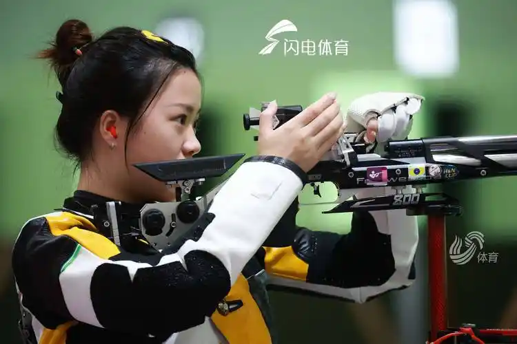 中国首金杨倩夺东京奥运会女子十米气步枪冠军